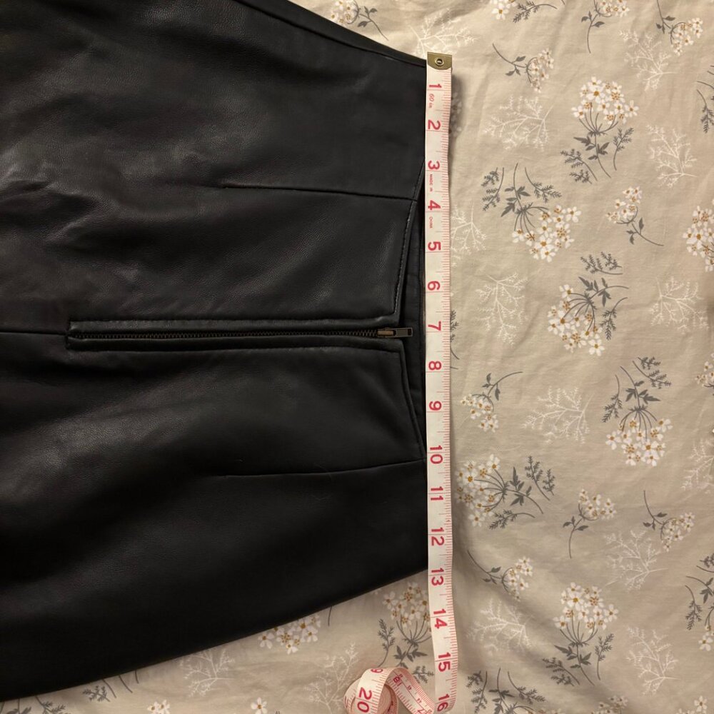 Size 4 Black Knee Length Leather Pencil Skirt - Pelle Studios by Wilsons - Picture 5 of 6